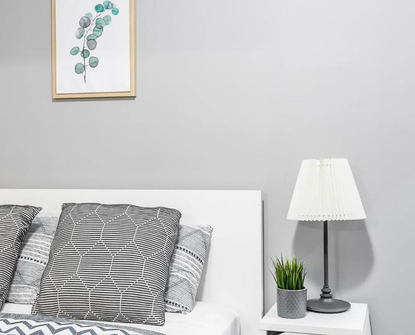 Pet-Friendly 6-Guest Capacity Apt On Ossington Ave Apartment Toronto