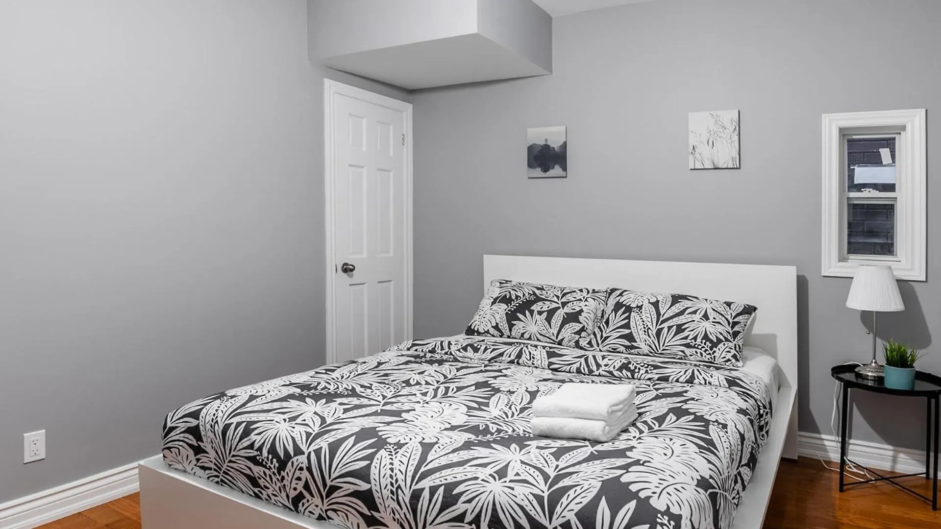 Pet-Friendly 6-Guest Capacity Apt On Ossington Ave Apartment Toronto Canada
